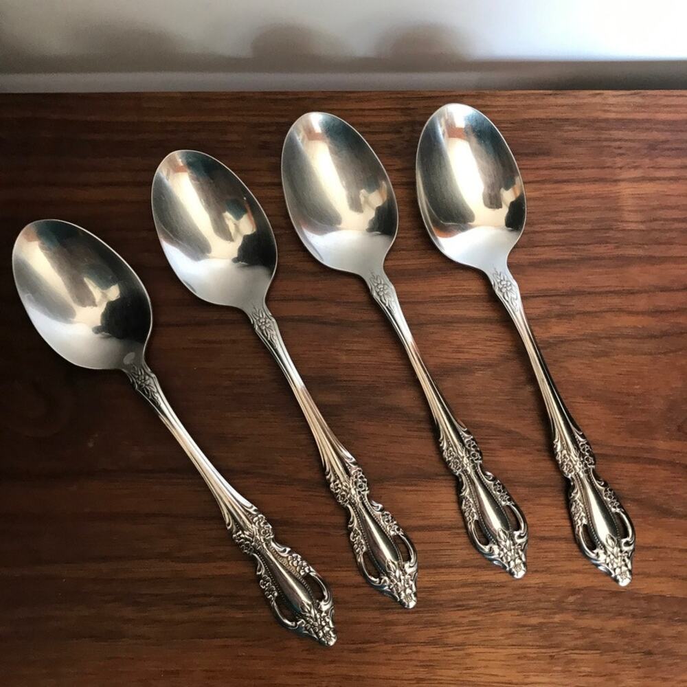 Oneida RAPHAEL stainless glossy flatware - set of 4 oval place spoons